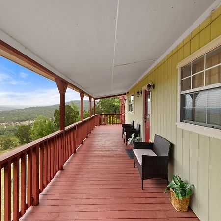 Hilltop Haven: Spacious 2BR Home with Jacuzzi, Scenic Views, and Pet-Friendly Acres Marble Falls Exterior photo